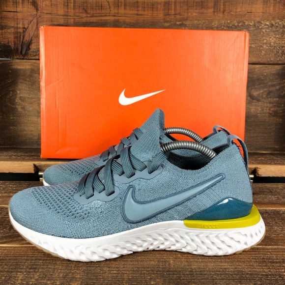 NEW Women's Nike Epic React Flyknit 2 Shoes Size 6 - Picture 3 of 8